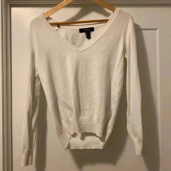 V neck - size Medium  white sweater - Picture 2 of 7